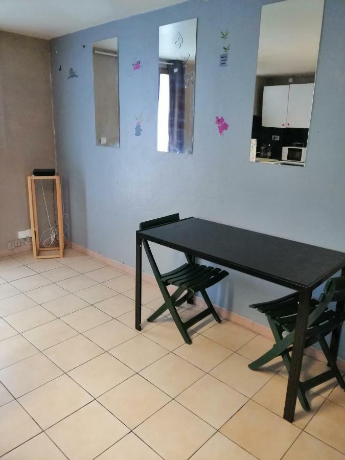 Appartement Proche Du Parc Des Expositions Avignon Luaran gambar